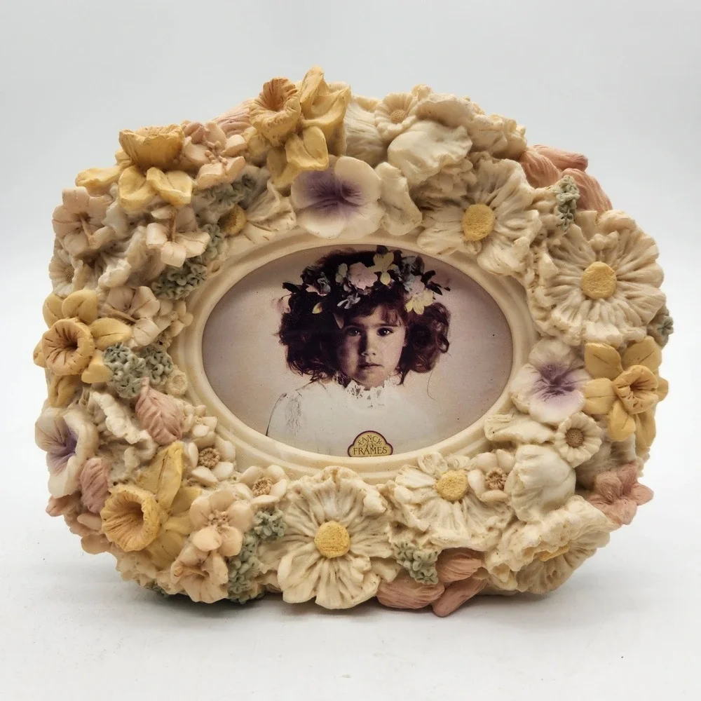 Fancy Frames 3D Floral Lace Resin Oval Picture Frame Vintage 1989 Pastel Colors